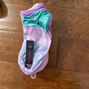 NWT size 4-10 No Boundaries 10 pair low cut socks